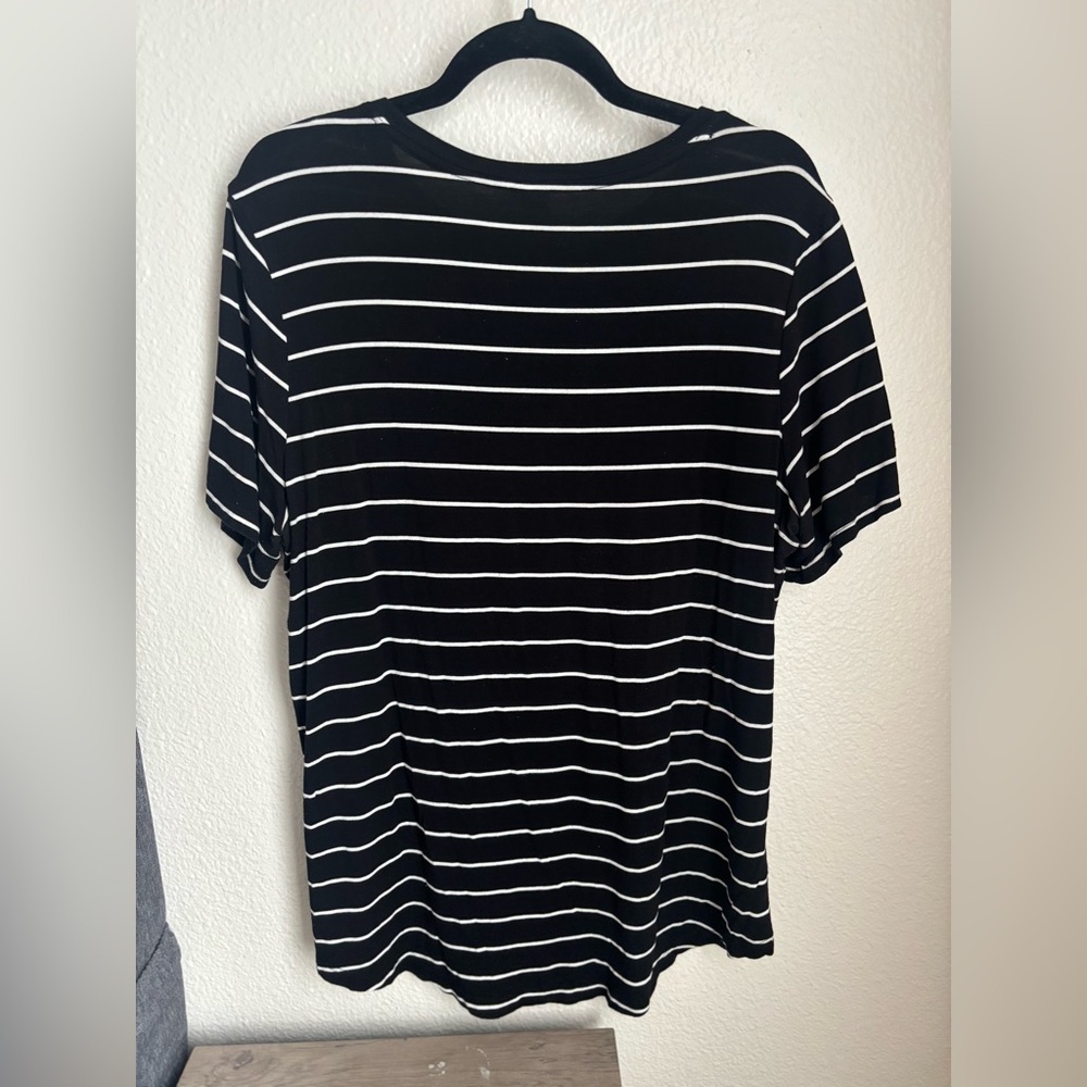 Old Navy Black and White Striped Women's Tee - Picture 2 of 2